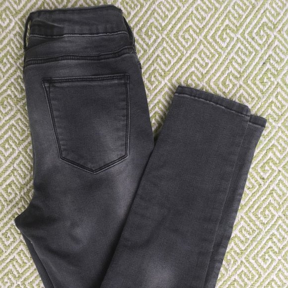Faded Black High-Waisted Jeggings - Picture 4 of 5